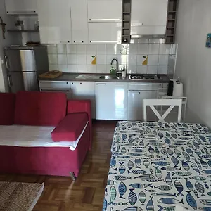 https://apartman-vesna-4-persons.primorje-gorskikotar.com